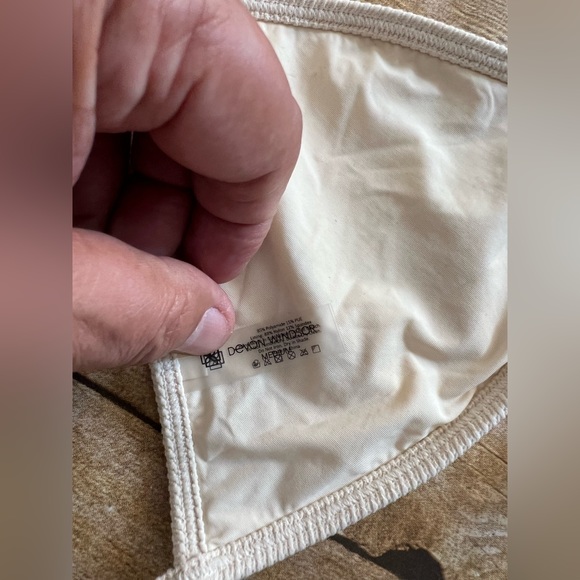 NWOT DEVON WINDSOR Suki Bikini Top in Textured Cream - Picture 8 of 10